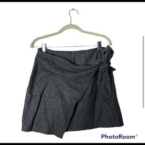 Aritzia Wilfred New Wrap Front Skirt Faux-Wrap Mini Skirt Herringbone Gray